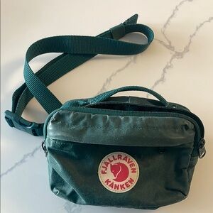 Kånken Green Crossbody Bag